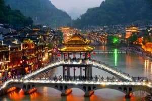 VẺ TUYỆT ĐẸP CỦA TRƯƠNG GIA GIỚI - PHƯỢNG HOÀNG CỔ TRẤN