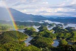 Ngẩn ngơ trước hàng chục đảo nổi giữa cao nguyên M’Nông.